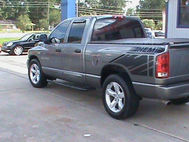 Dodge Ram 1500 2006 photo 2