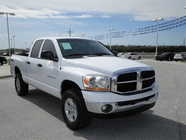 Dodge Ram 1500 2006 photo 2