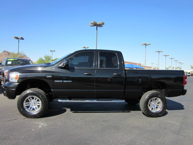 Dodge Ram 1500 4d Wagon AWD Pickup Truck