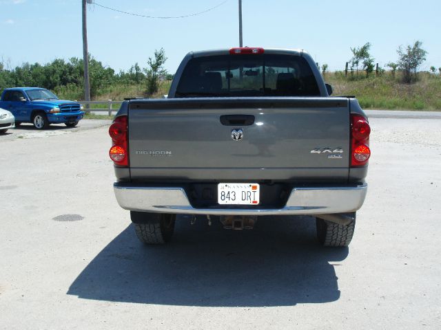 Dodge Ram 1500 4d Wagon AWD Pickup Truck