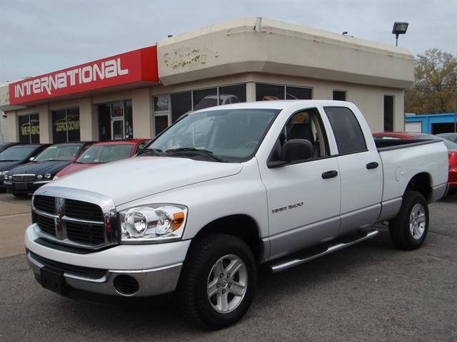 Dodge Ram 1500 SLT Pickup