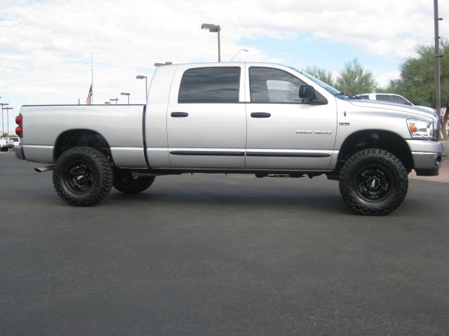 Dodge Ram 1500 3500 SLT Crew LB Dually DSL Pickup Truck