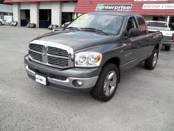 Dodge Ram 1500 4d Wagon AWD Pickup Truck