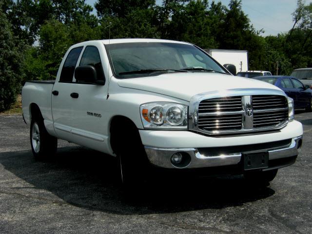 Dodge Ram 1500 SLT Pickup Truck