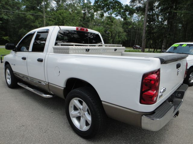 Dodge Ram 1500 4dr LX 4WD Auto Pickup Truck