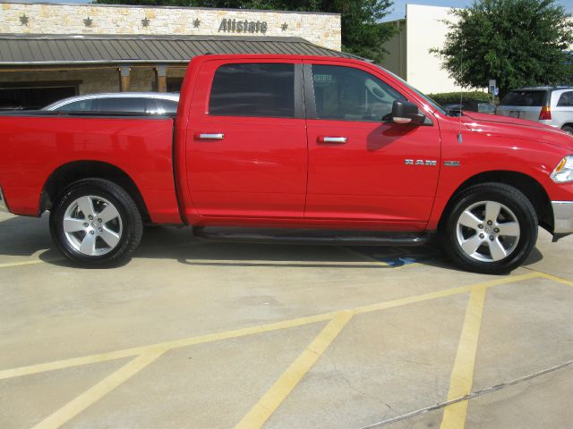 Dodge Ram 1500 SLE Sierra 2WD Pickup Truck