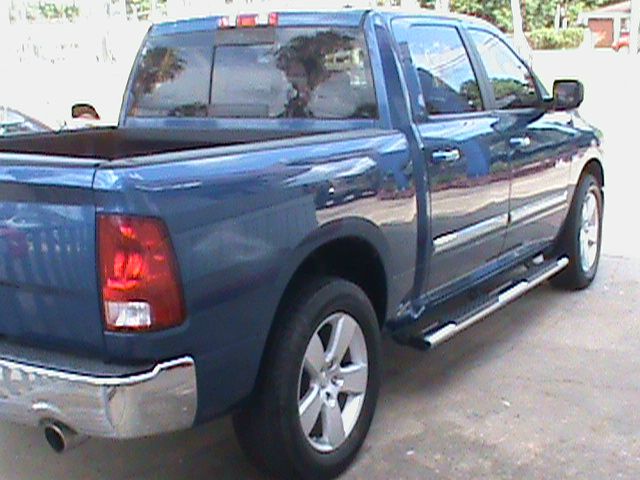 Dodge Ram 1500 2WD Crew Cab 143.5 Pickup Truck