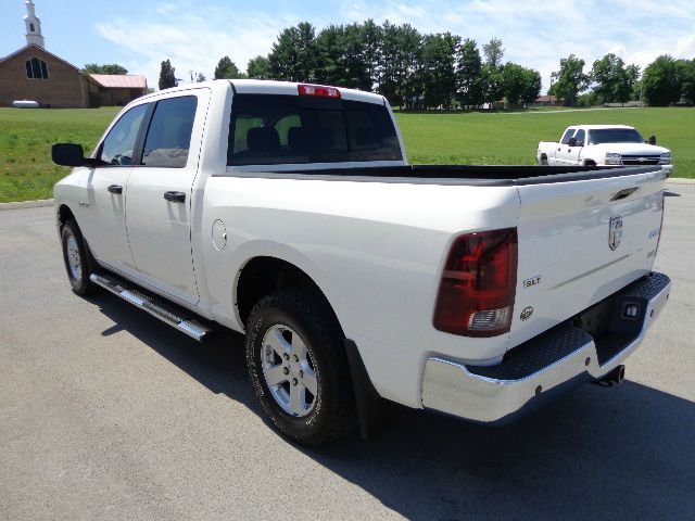 Dodge Ram 1500 SLE Sierra 2WD Pickup Truck