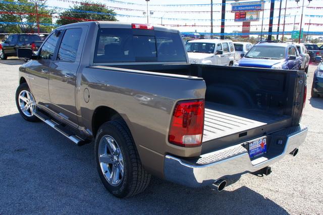 Dodge Ram 1500 2010 photo 4