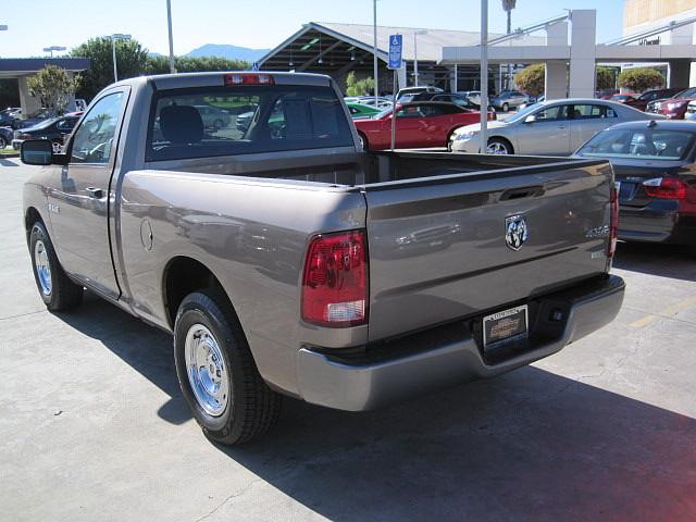 Dodge Ram 1500 2010 photo 2