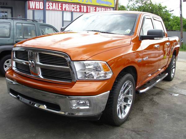 Dodge Ram 1500 2WD Crew Cab 143.5 Pickup Truck