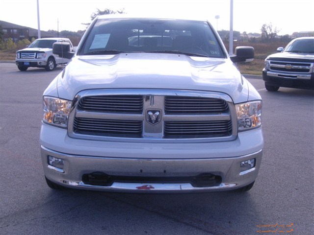 Dodge Ram 1500 2010 photo 2