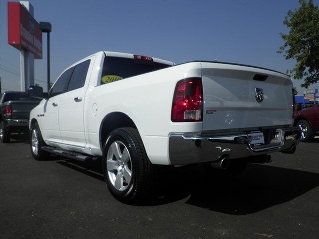 Dodge Ram 1500 2010 photo 2