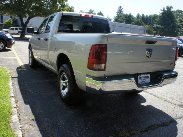 Dodge Ram 1500 2010 photo 2