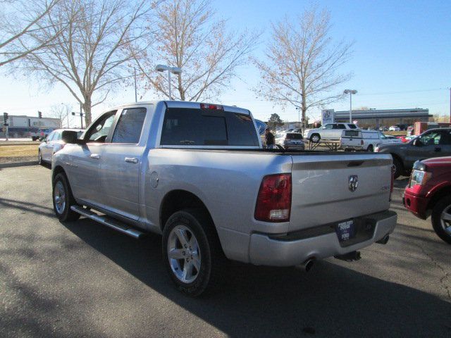 Dodge Ram 1500 2010 photo 2