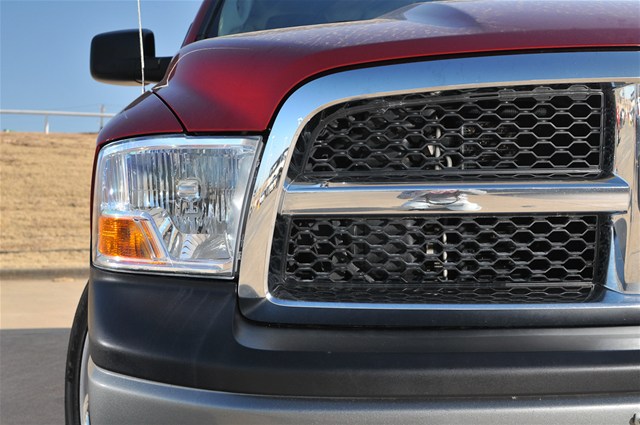 Dodge Ram 1500 2010 photo 2