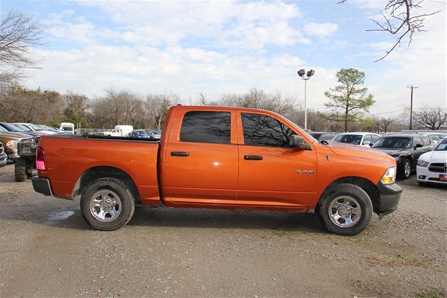 Dodge Ram 1500 2010 photo 2