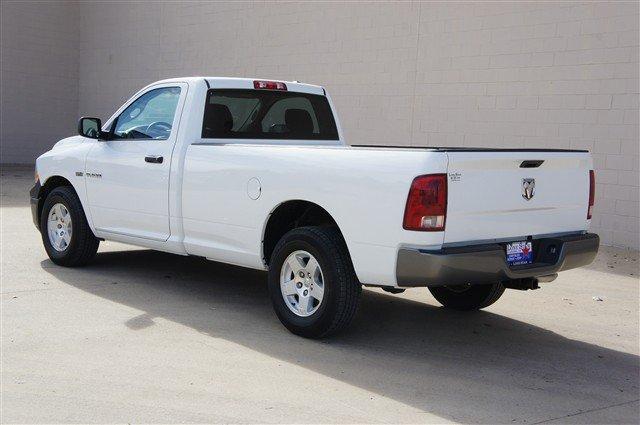 Dodge Ram 1500 2010 photo 2