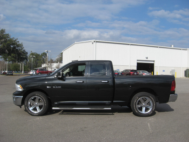 Dodge Ram 1500 2010 photo 2