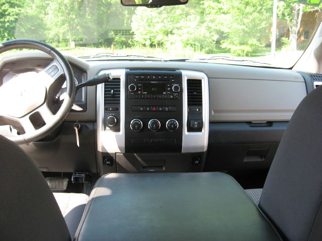 Dodge Ram 1500 2010 photo 11