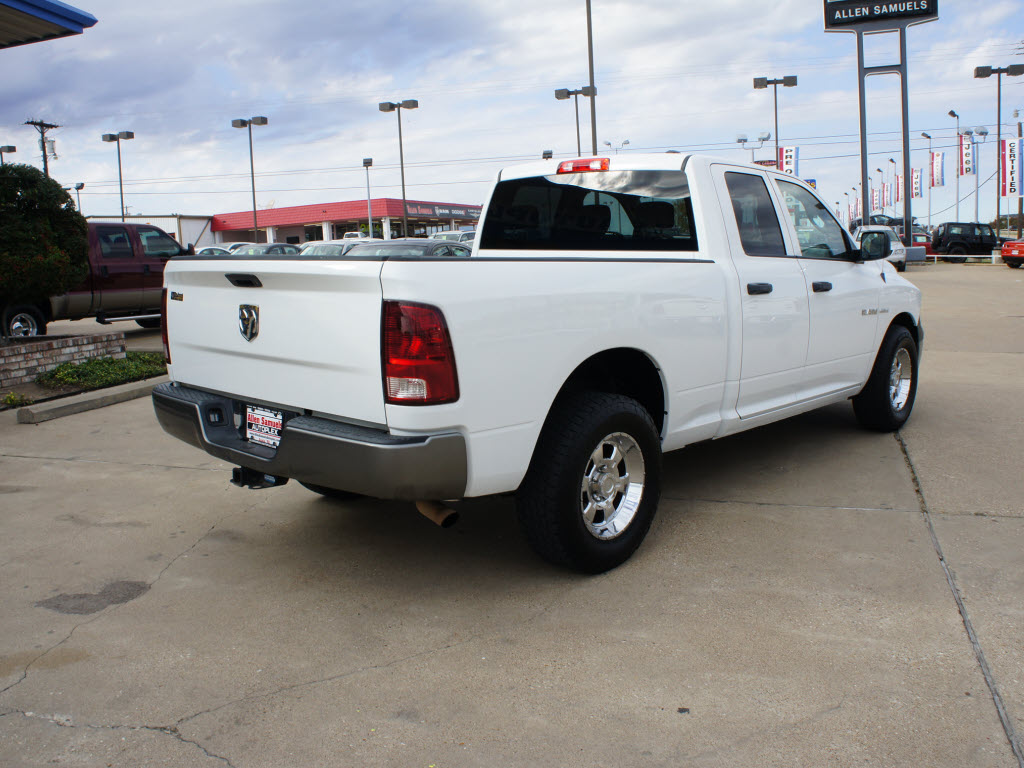 Dodge Ram 1500 2010 photo 2