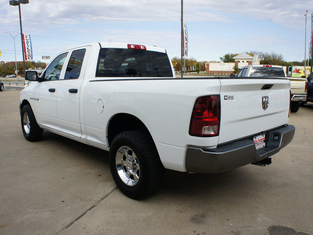 Dodge Ram 1500 2010 photo 4