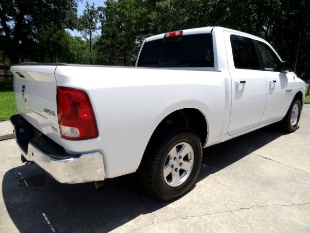 Dodge Ram 1500 SLE Sierra 2WD Pickup Truck