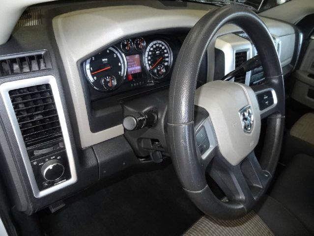 Dodge Ram 1500 2010 photo 24