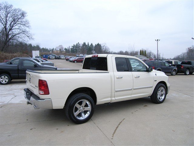 Dodge Ram 1500 2010 photo 2