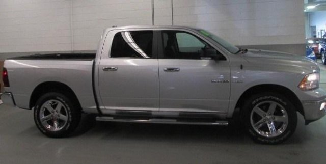 Dodge Ram 1500 2010 photo 2