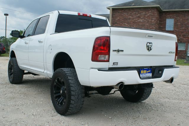 Dodge Ram 1500 2011 photo 3