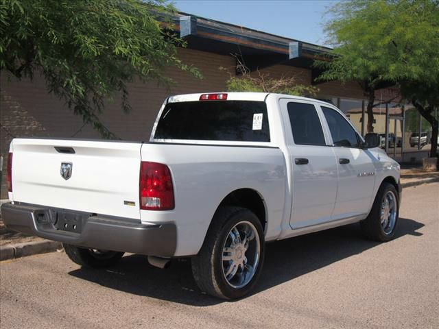 Dodge Ram 1500 2WD Crew Cab 143.5 Pickup Truck