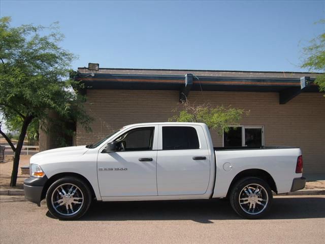 Dodge Ram 1500 2011 photo 2