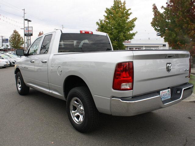 Dodge Ram 1500 2011 photo 2