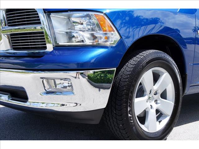 Dodge Ram 1500 2011 photo 2