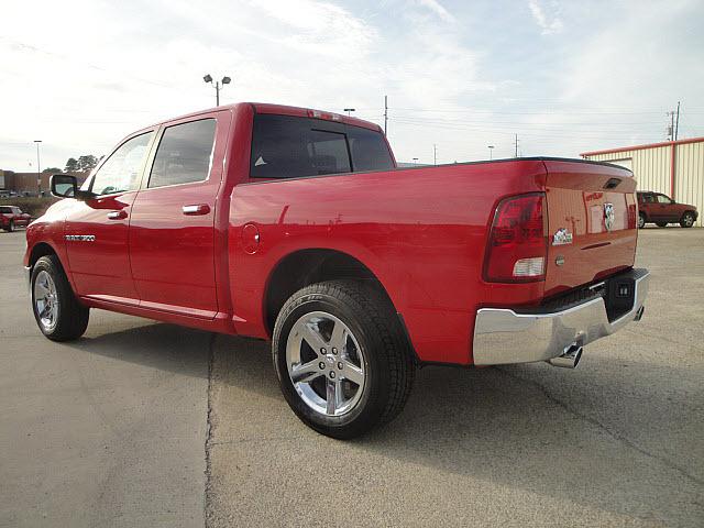 Dodge Ram 1500 2011 photo 2