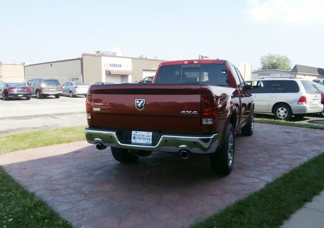 Dodge Ram 1500 4d Wagon AWD Pickup Truck