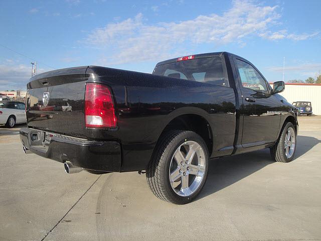 Dodge Ram 1500 2011 photo 2