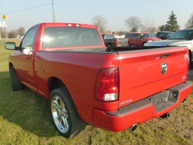 Dodge Ram 1500 2011 photo 1