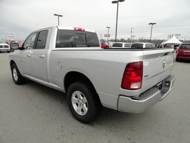 Dodge Ram 1500 2011 photo 2