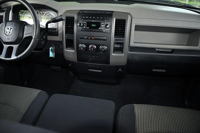 Dodge Ram 1500 2011 photo 10