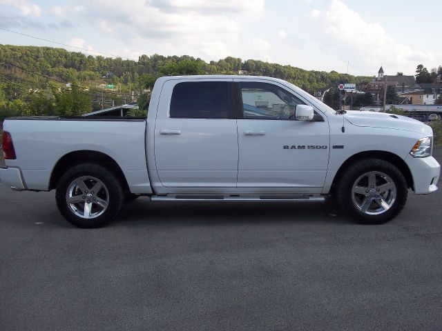 Dodge Ram 1500 LT CC Z71 Pickup Truck