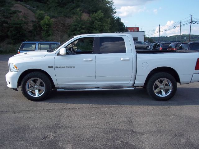 Dodge Ram 1500 2011 photo 2