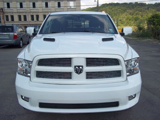 Dodge Ram 1500 2011 photo 3