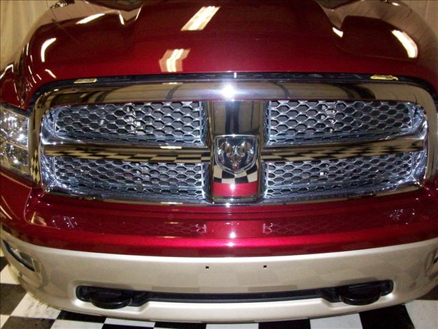 Dodge Ram 1500 2011 photo 2