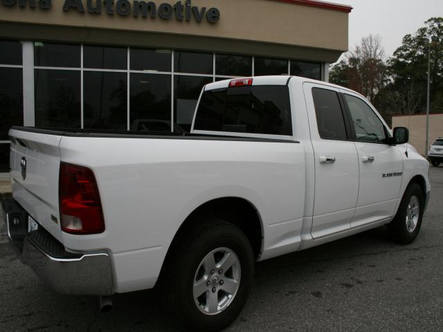 Dodge Ram 1500 2011 photo 2