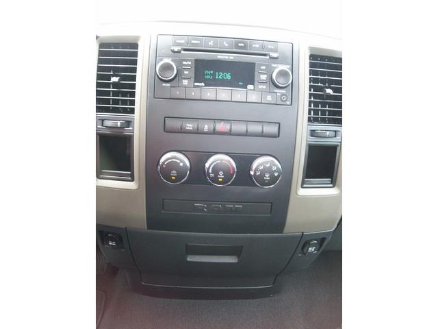 Dodge Ram 1500 2011 photo 14