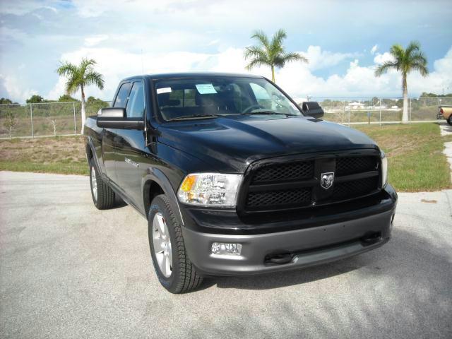 Dodge Ram 1500 4 Dr XL Extended Cab SB Pickup