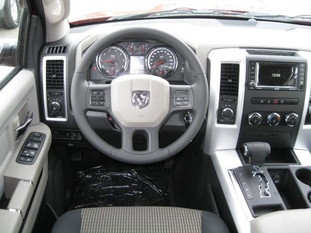 Dodge Ram 1500 2012 photo 2