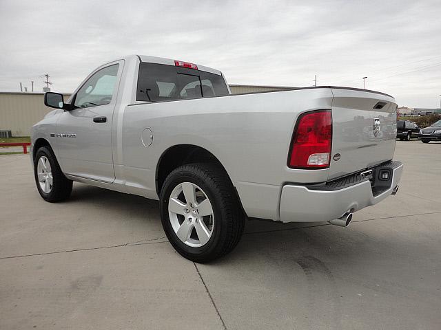 Dodge Ram 1500 2012 photo 2